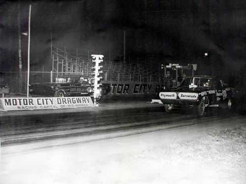 Motor City Dragway New Baltimore MI - WaterWinterWonderland.com - Drag