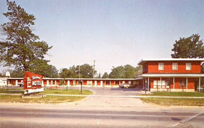 North Country American Inn (Redwood Motel) Kalkaska MI - WaterWinterWo