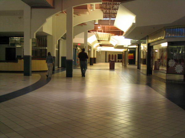 Wonderland Mall (Wonderland Shopping Center) Livonia MI - WaterWinterW