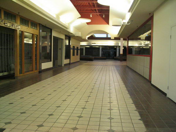 Wonderland Mall (Wonderland Shopping Center) Livonia MI - WaterWinterW