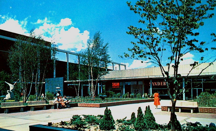 Garden State Plaza ~ 1960  Garden state plaza, Vintage mall, The