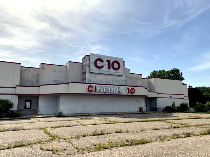 Cinema 10 Flint MI - WaterWinterWonderland.com - Movie Theatres